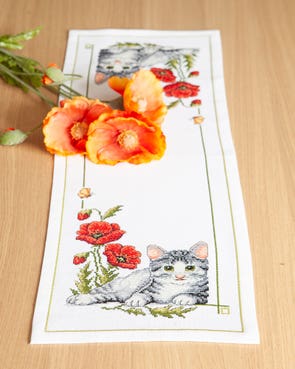 Katze mit Mohnblumen - Tischläufer